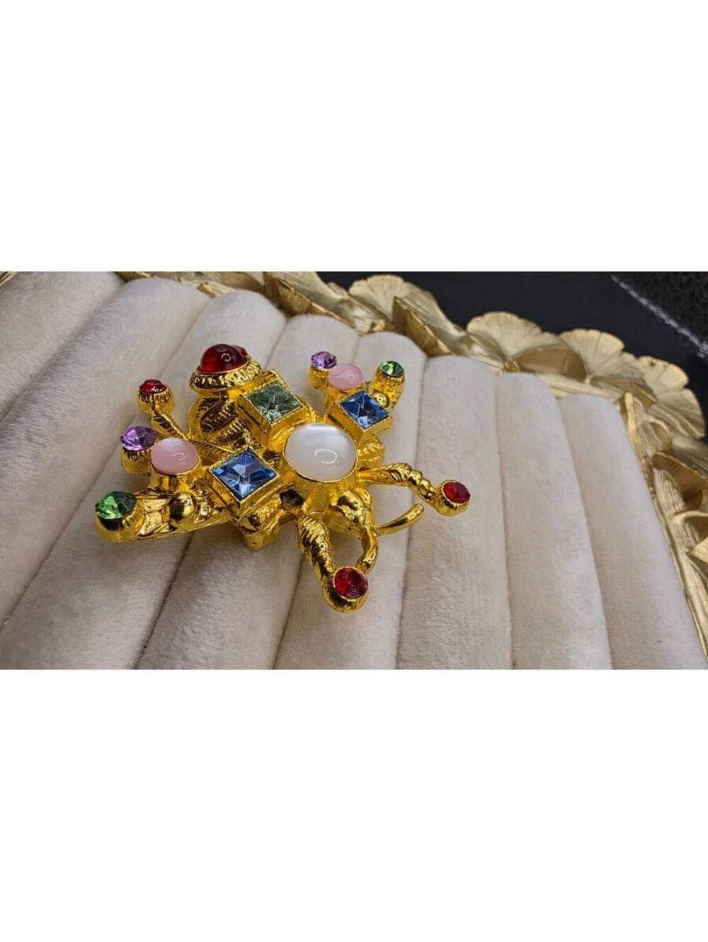Sacarab Vintage-Inspired Bumblebee Brooch with Colorful Rhinestones